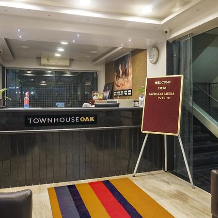 Super Townhouse Oak Sr Hotel Wakad Pune Eksteriør billede