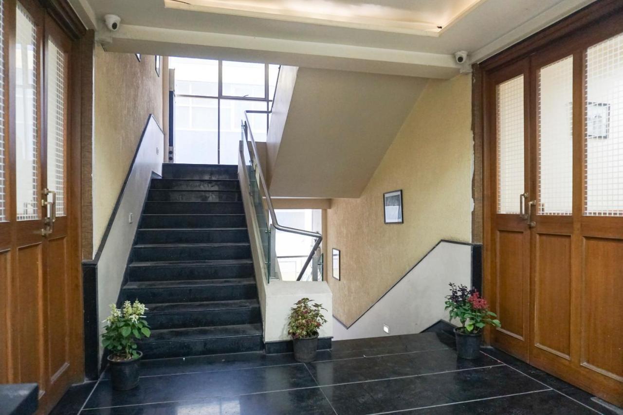 Super Townhouse Oak Sr Hotel Wakad Pune Eksteriør billede