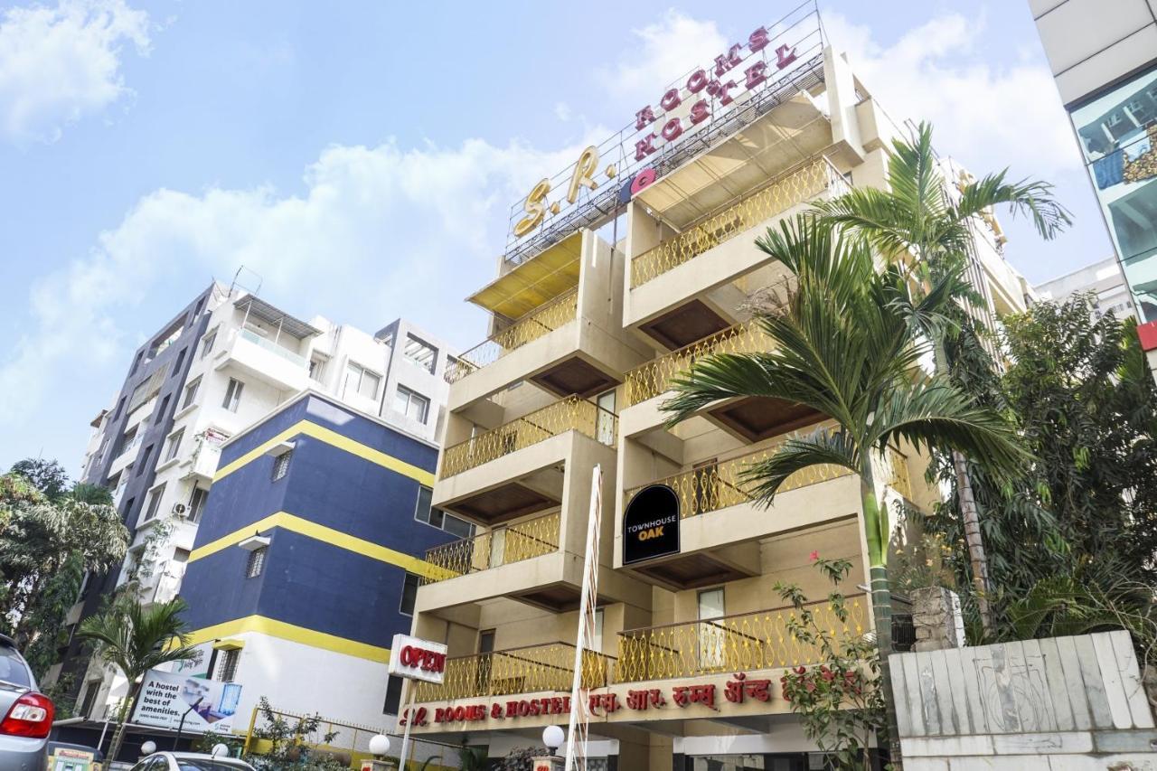 Super Townhouse Oak Sr Hotel Wakad Pune Eksteriør billede