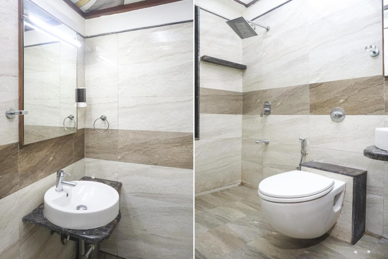 Super Townhouse Oak Sr Hotel Wakad Pune Eksteriør billede
