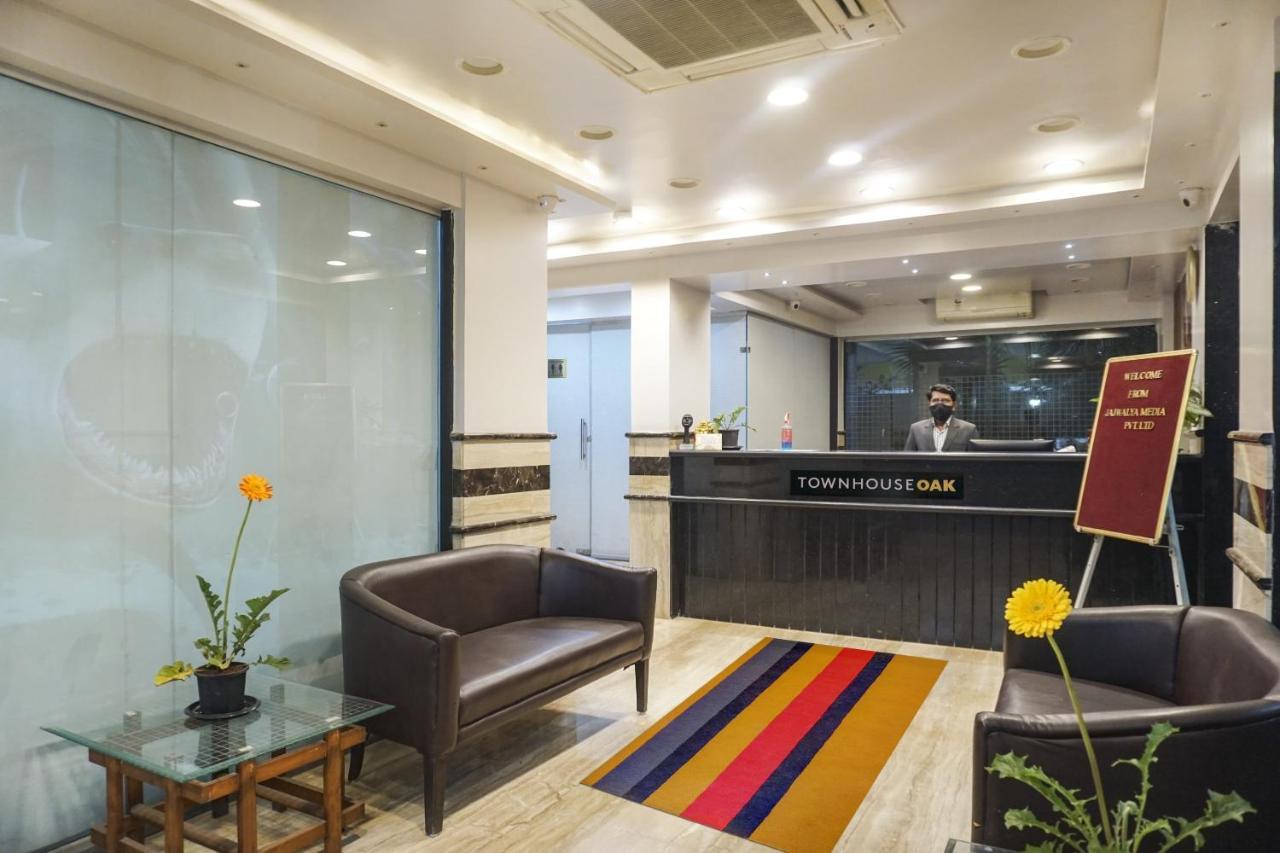 Super Townhouse Oak Sr Hotel Wakad Pune Eksteriør billede